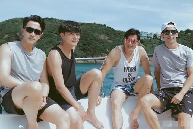 赵丽颖真是磨人的小妖精才结婚一年冯绍峰就发福白头还驼背