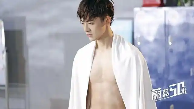 你可能没看出来的10位隐藏肌肉男神张彬彬,邓伦,王嘉尔都超有料