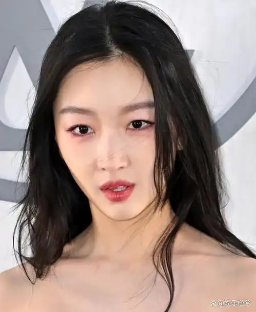 赘肉双下巴五五分未修图的刘亦菲让我看见了人间真实