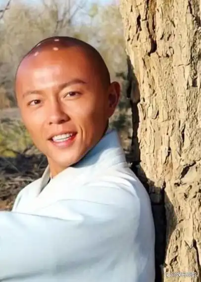 谢苗无戏可拍时为何不找李连杰一句话暴露残酷现实