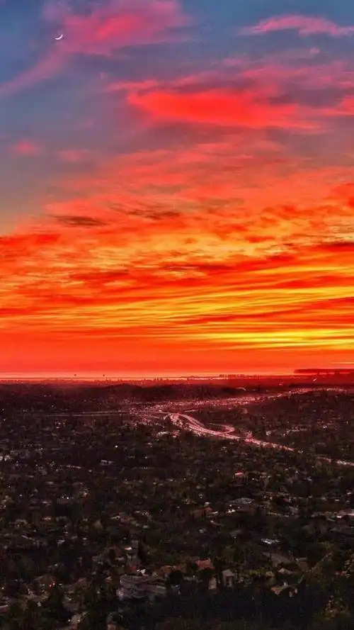 遇见优美的火烧云自然风光美景