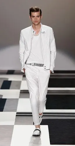 gucci时装秀上的男模