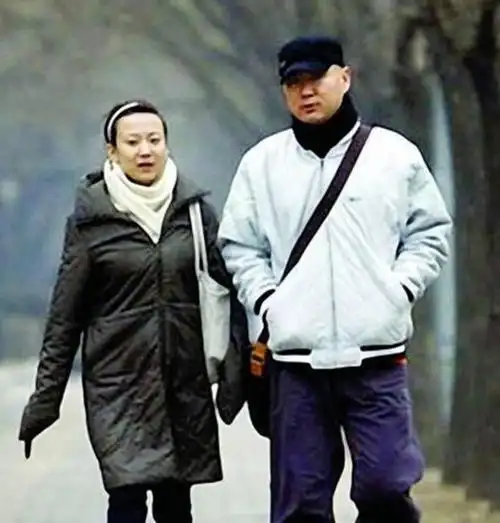郭冬临一向低调,并没有透露过妻子的消息,既然如此,我们就默默祝福他