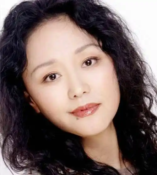 著名演员廖学秋:命运坎坷,年幼失双亲,分手后独身40多年了_生活_廖静