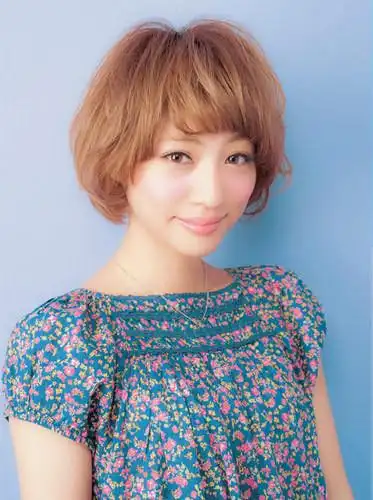 头发多的女生适合什么短发 头发多的女生适合烫