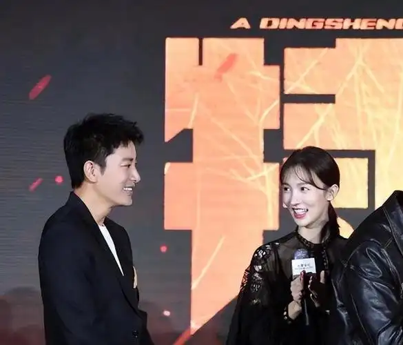 金晨胡夏恋情疑曝光,更多恋爱细节被扒,女方绯闻男友太多了!