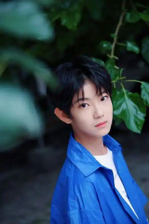 原创16岁少年艺人口出不雅言语张铭浩一个连粉丝都不挺的偶像