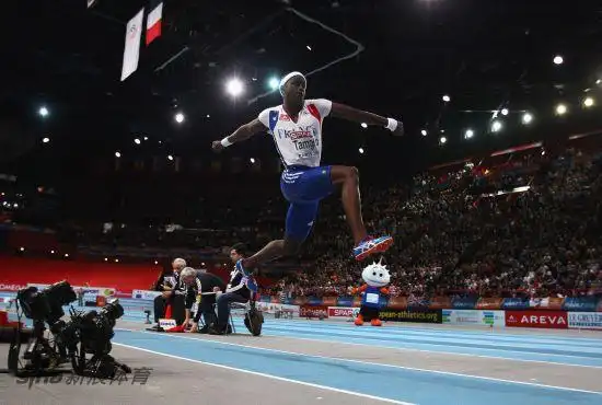 图文-欧洲室内田径赛7日赛况 塔姆戈腾空而起_综合