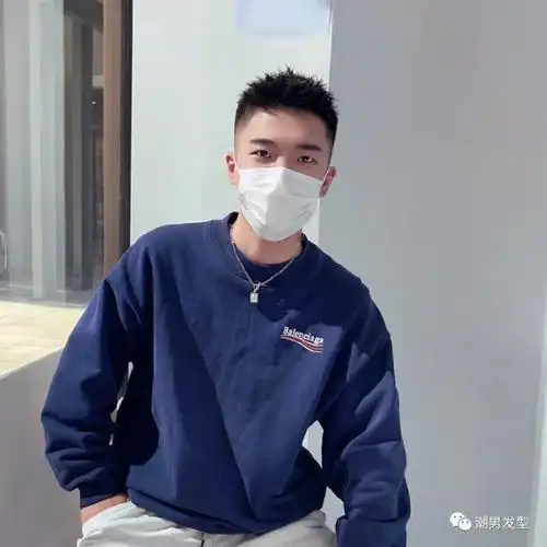 2024年新潮男生发型推荐,理发师建议这几款,剪完帅气有型!