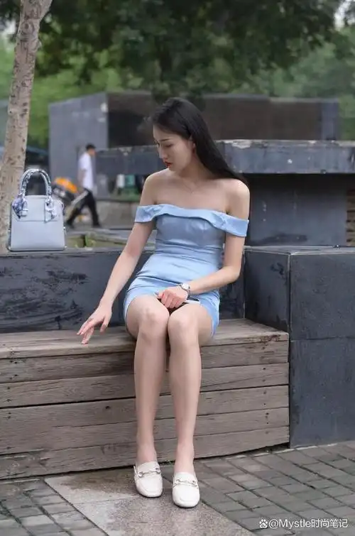 降级的话可能会影响到我们的衣物消费观,在服装的消费上不再大手大脚