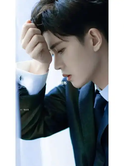 任嘉伦这神仙侧颜!