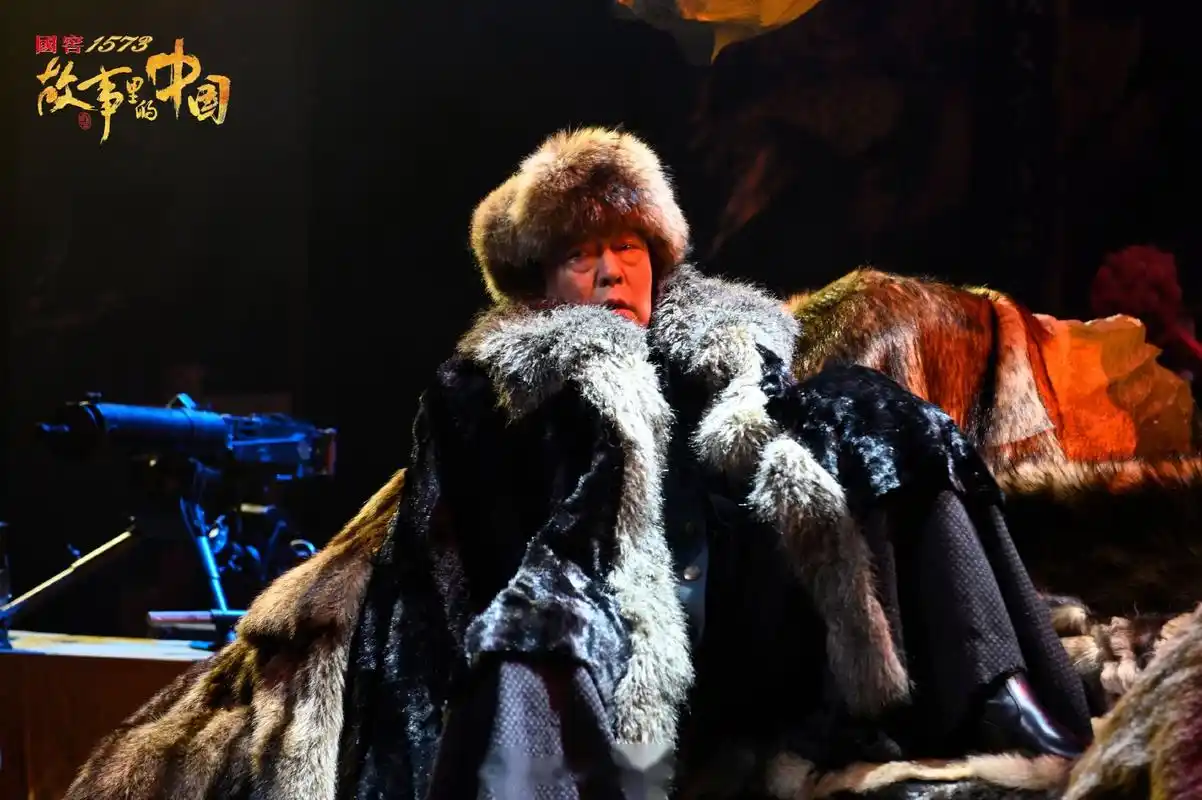 倪大红饰演的座山雕演技炸裂,气场强大,这就是阴险毒辣,内心狡诈的座