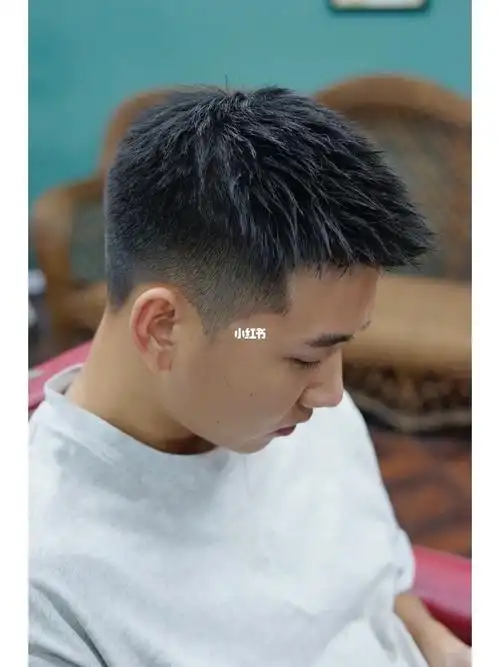 男士发型5厘米短发前刺