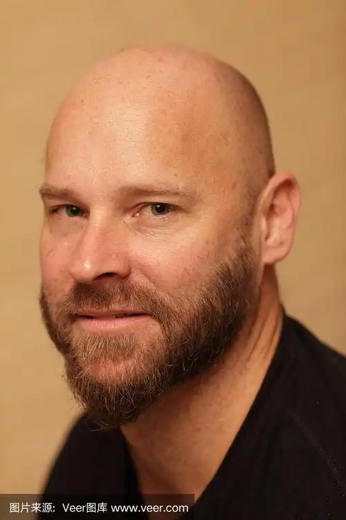 剃光头,络腮胡子,男人,垂直画幅,美