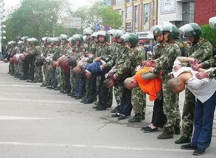 辩证看待中国三次"严打","严打"的利弊权衡