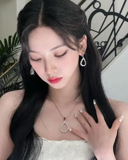 感美人#  230525【图片】katarinabluu 363136更新    我爱ins!