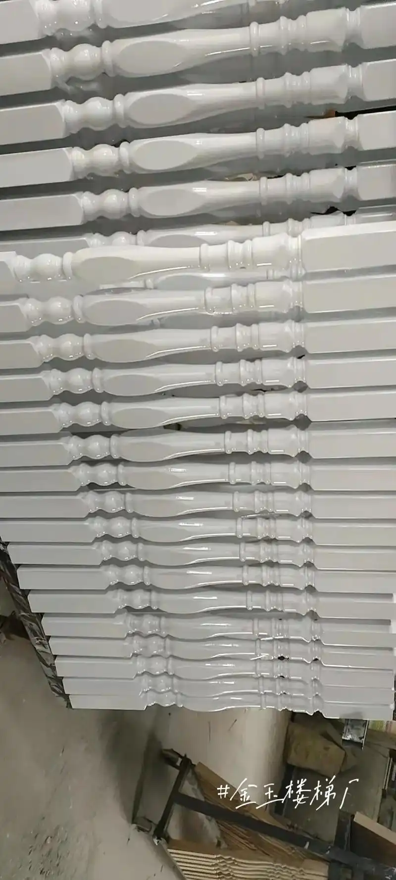 室内实木楼梯扶手 #纯手工打造 #实木楼梯厂 #生产加工  - 抖音