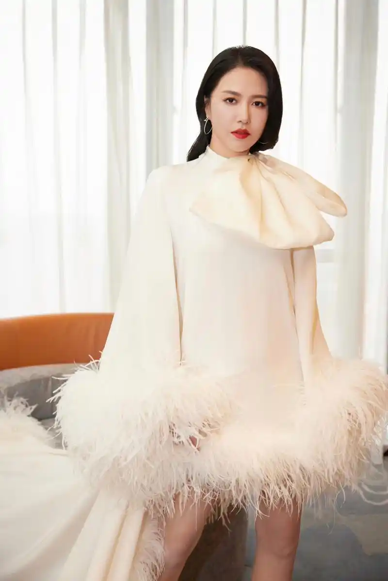 谭维维  高跟凉鞋美腿