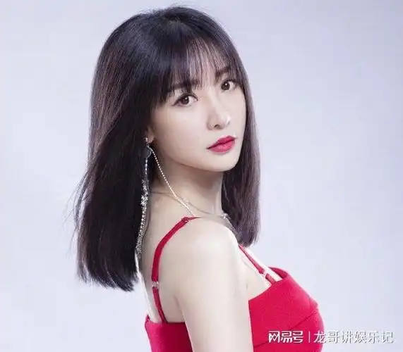 国内最性感女主持努力18年无绯闻至今42岁仍单身