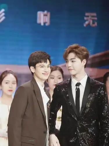 胡先煦陈立农现场牵手