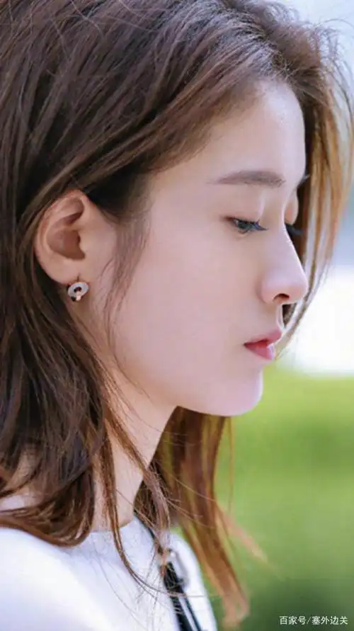 女神张雪迎,气质高雅,端庄美丽,女人味十足