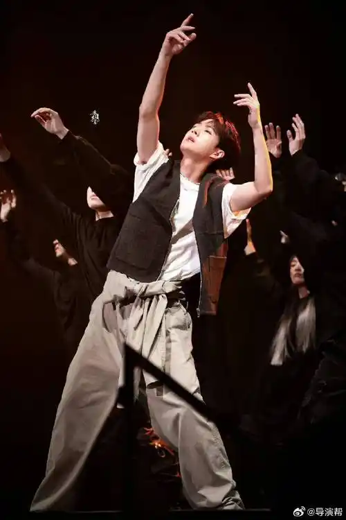 王一博 不是因为工作太累导致身体不适