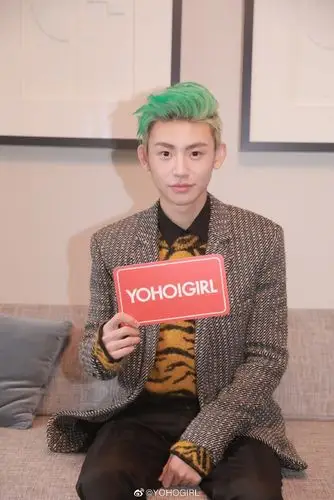 一组小鬼-王琳凯超帅的机场照来啦