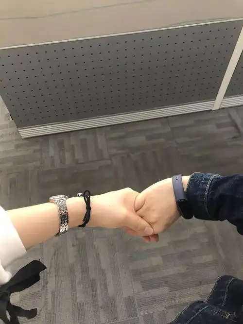 朋友圈"秀恩爱"专用图 实际上