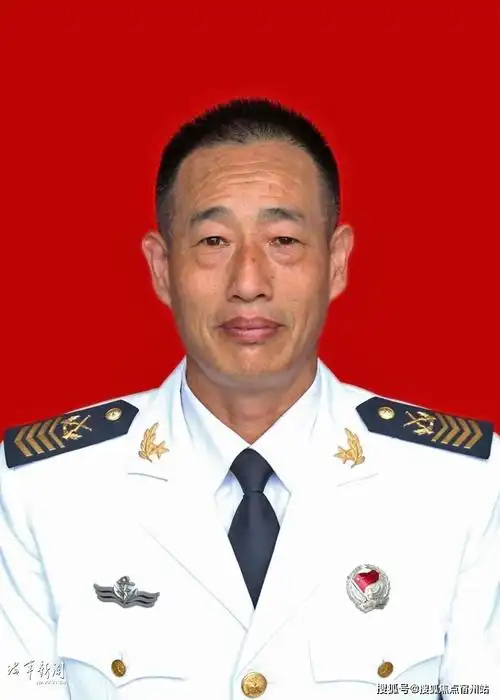 士官退休这场面太硬了