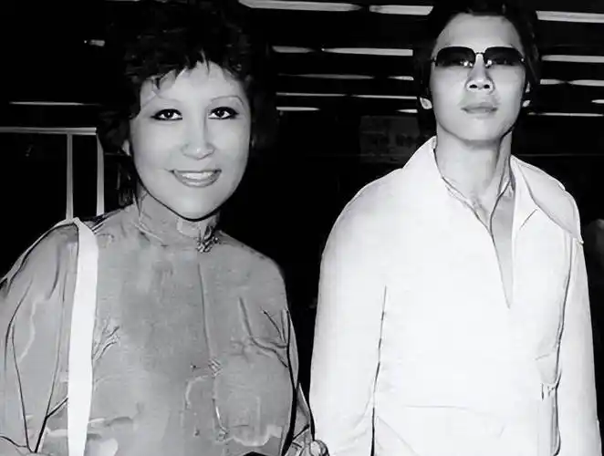 李小龙的"红颜知己"丁佩,和向华强离婚后,向太供养她40年_陈岚_妻子