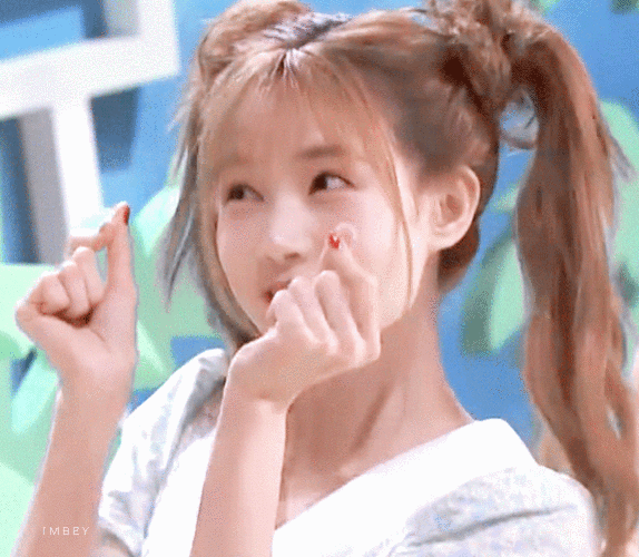 李一桐双马尾好可爱