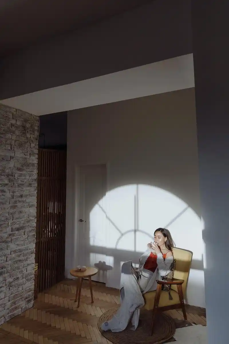 周末宅家的生活,悠闲而惬意.喝一杯茶,让心灵得到宁静的放松. - 抖音