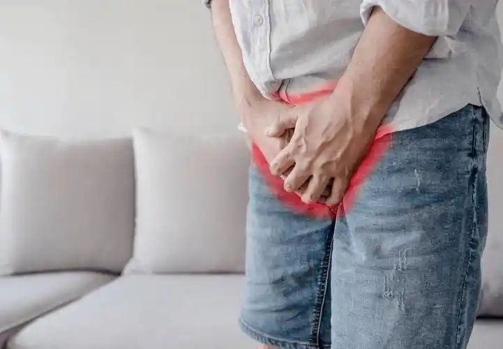 觉得"蛋蛋"隐隐作痛是什么回事?警惕5种睾丸异常疾病_治疗_男性_功能