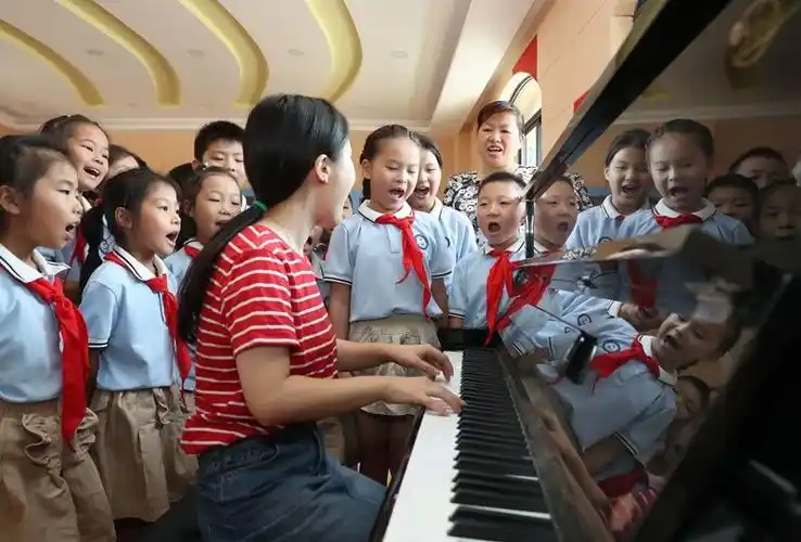 对职业高中音乐班声乐教学规范性探究论文