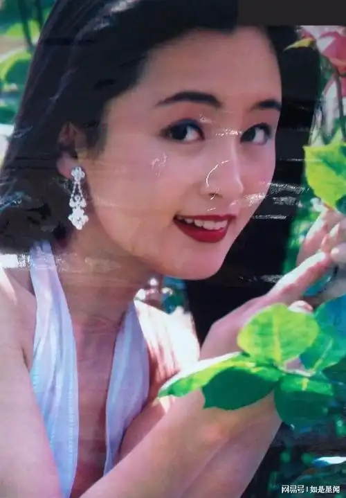 陈红当年因出众容貌成为挂历宠儿尚未出名便年年受邀拍挂历