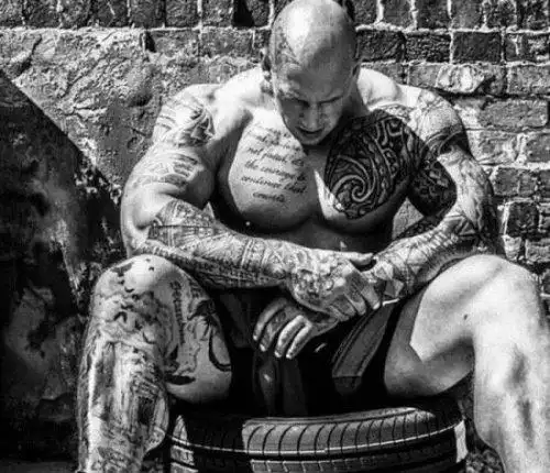 203米恐怖肌肉男马丁福特漂亮娇妻竟说很幸福