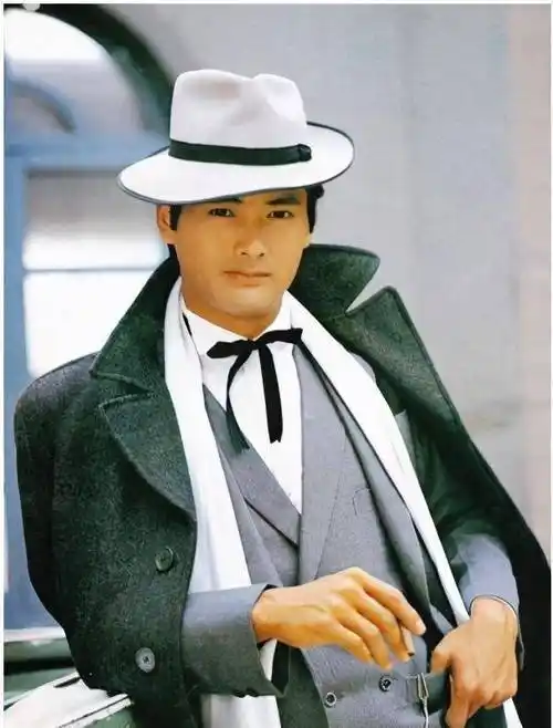 65岁周润发精神抖擞,一身运动装活力满满,同框小朋友依然酷帅_男人