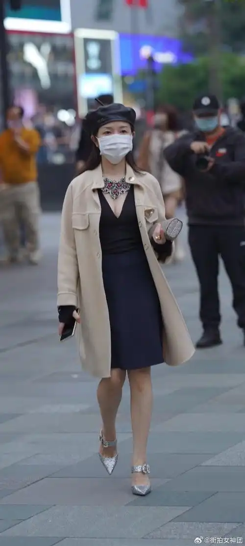 银色亮片高跟鞋#靓丽美腿##高挑靓丽的气质小姐姐##美腿##美女模特