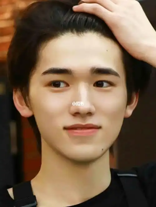 我就差后面几根,麻烦宋亚轩分我几根,给我添个眉尾,我就不用画眉了.