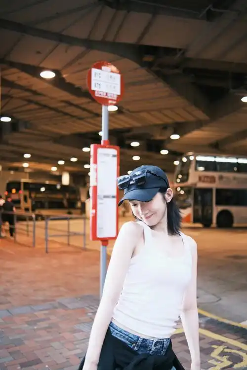 孟美岐光脚唱归途有风