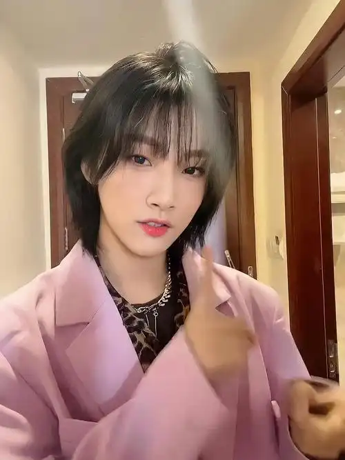 给plmm胡烨韬建个图楼进来看看美女吧反正又不要钱图多流量慎长期更新