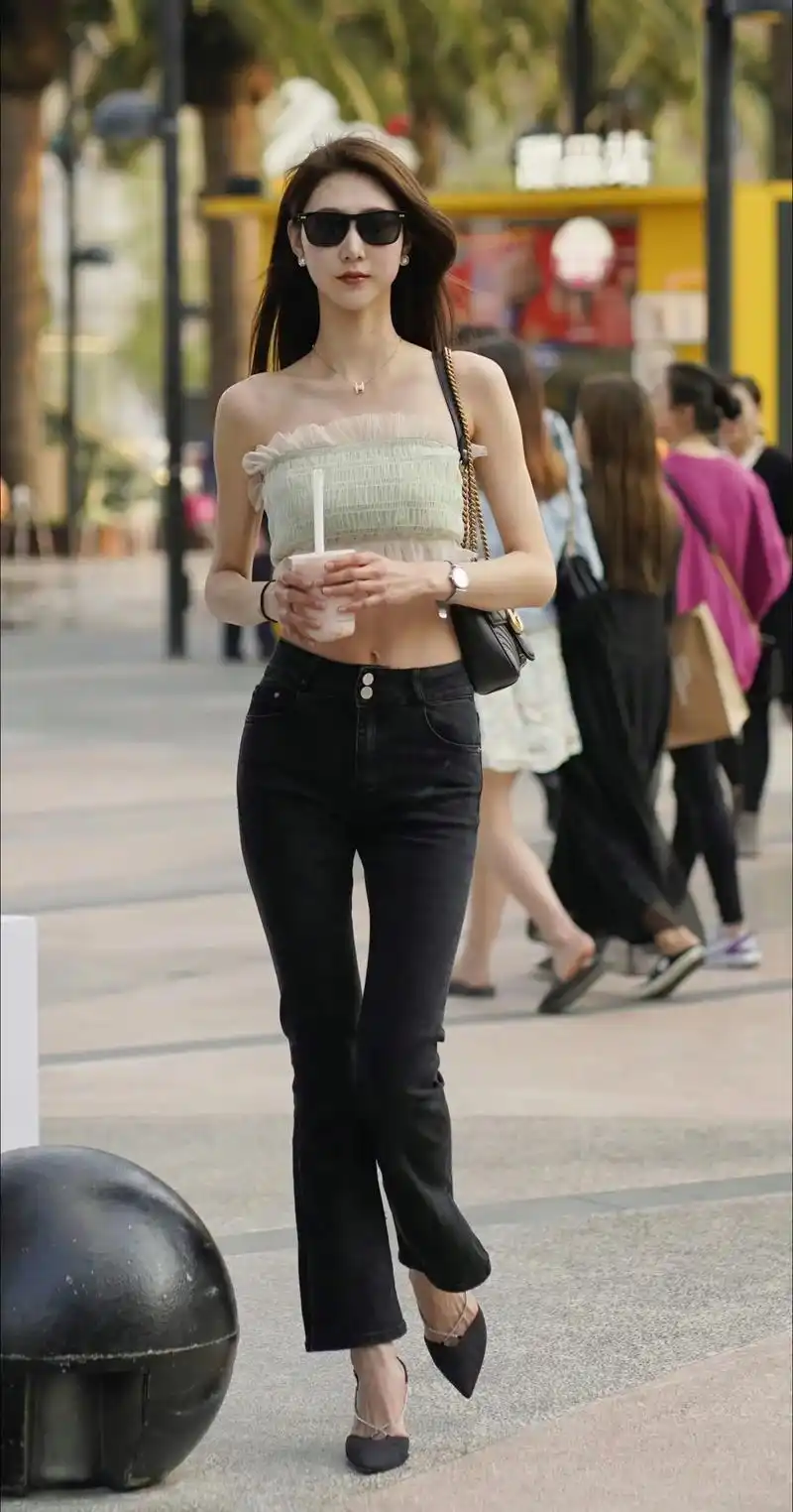 赏心悦目计划.苗条淑女#极品身材 #街拍穿搭 #时尚街拍美女 - 抖音