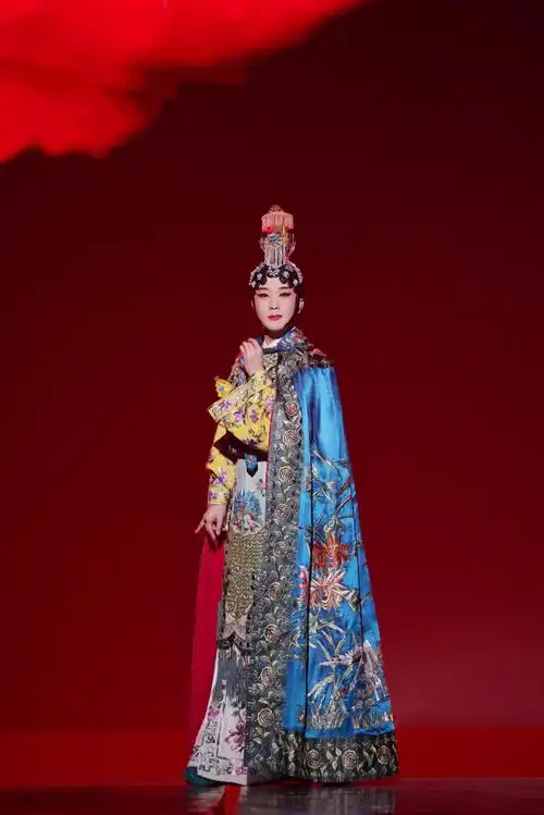 李玉刚压台演绎霸王挽歌##李玉刚用8分钟演绎了英雄的一生