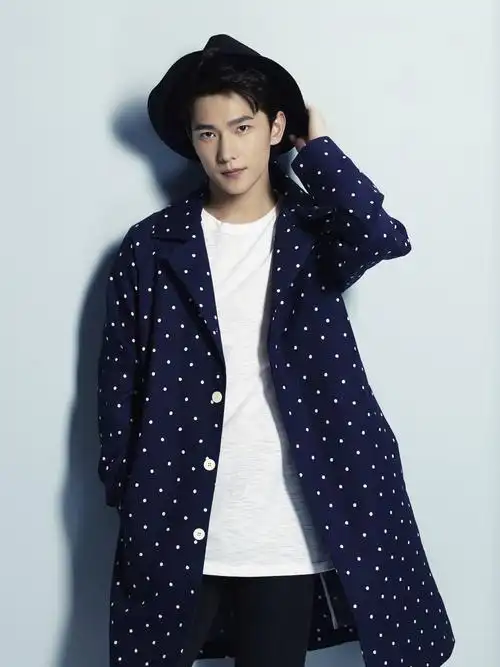 杨洋icon写真图大全 15年4月杨洋帅气春日清新写真_明星_美桌网