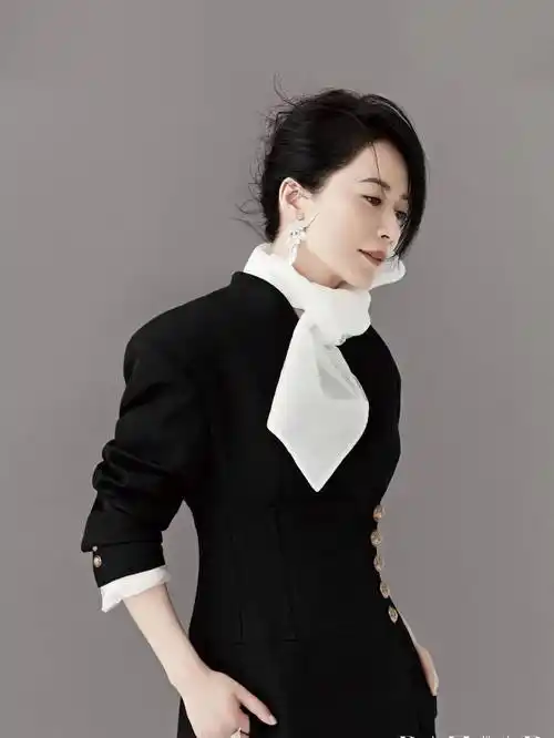 心碎,52岁冻龄女神俞飞鸿仍单身但称有固定伴侣_生活_网友_窦文涛