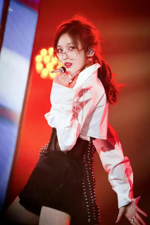 吴宣仪提前一星期被通知参加创造101#美女很漂亮,舞台太棒了,第已眼