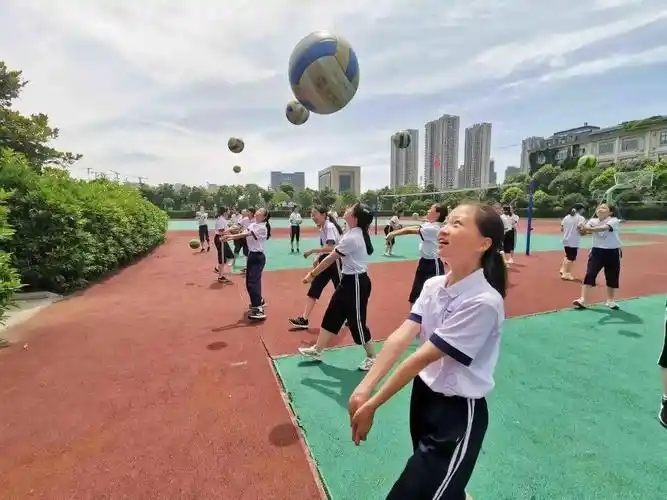 温州小学初中每天都将有一节体育课有学校是这么做的