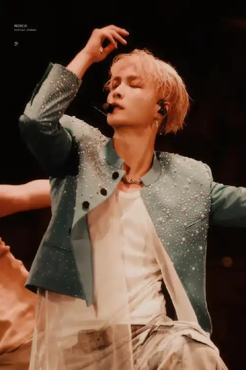 张艺兴#我们飞天已经有15个舞台了