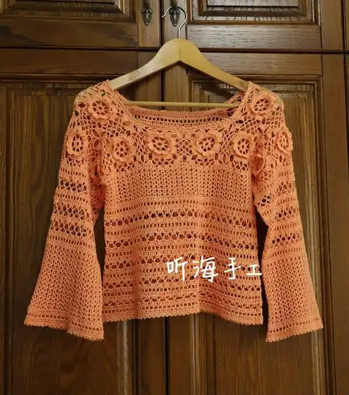 橙香清新又减龄女士钩针领口拼花微喇袖套衫
