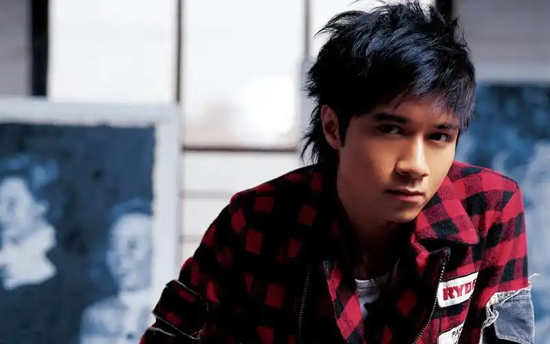 男神古巨基精美桌面_偶像人物古巨基